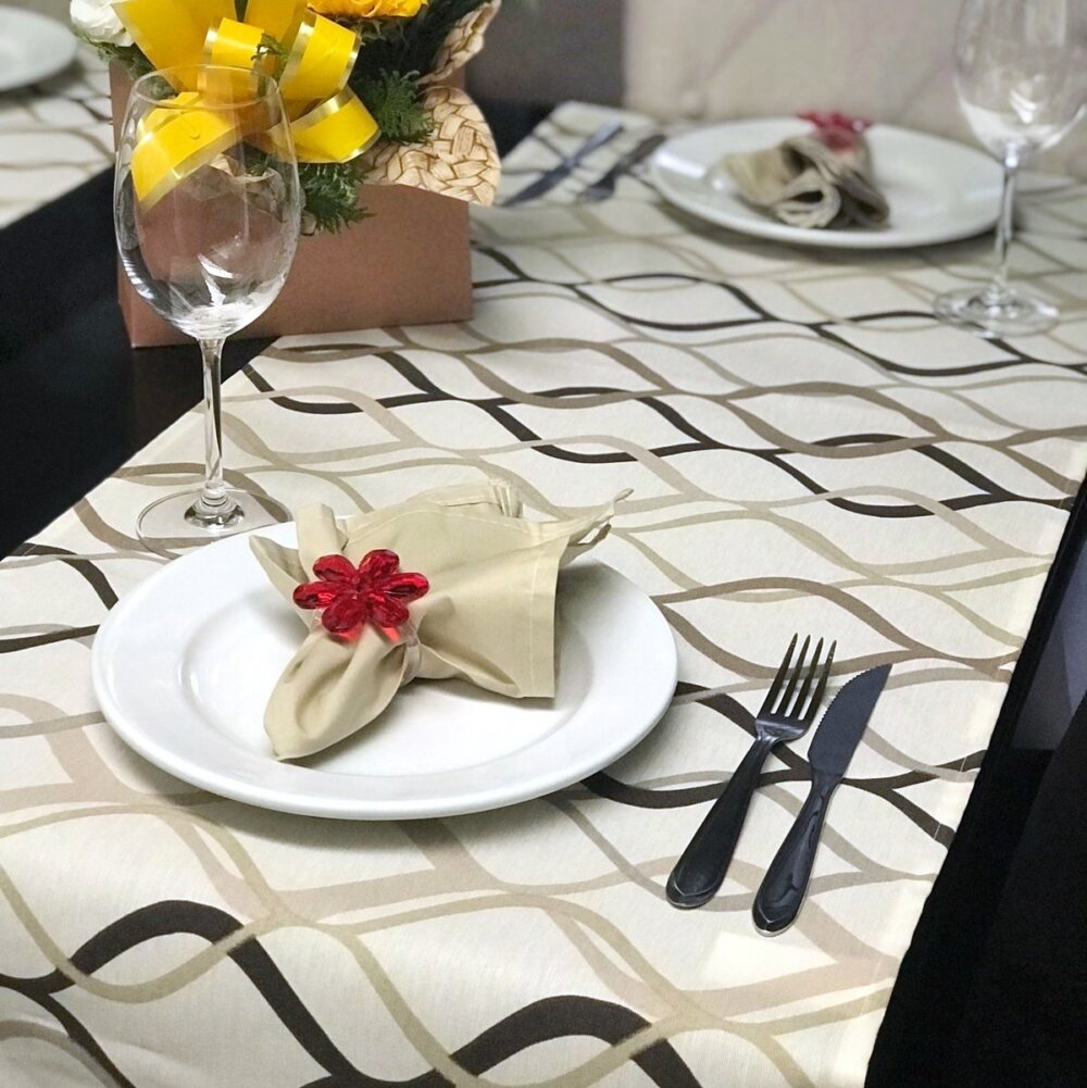 caminho-de-mesa-bege-ondulado-1